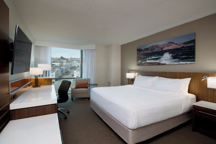 delta hotels by marriott st. john's - kamer 1 bed.webp