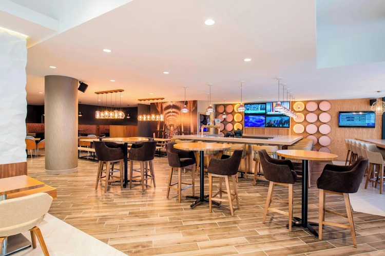 delta hotels by marriott st. john's - bar restaurant.webp