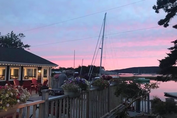 inverary resort baddeck exterieur4.webp