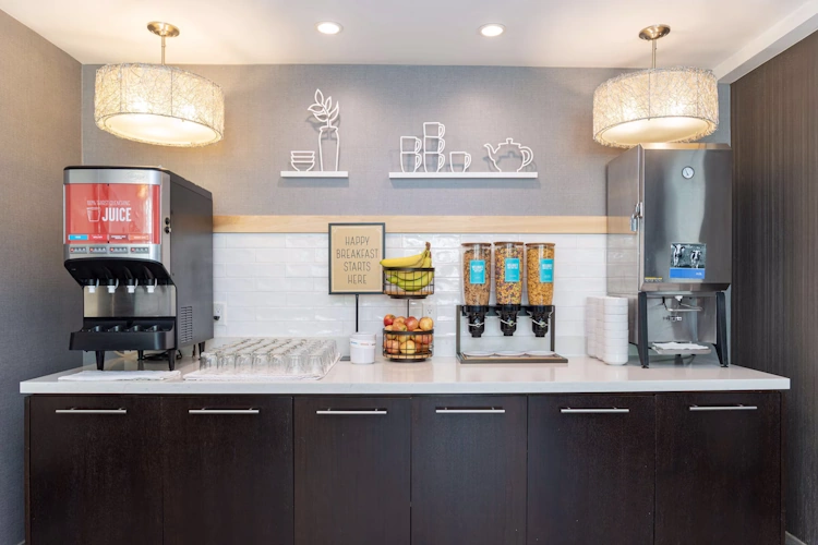 hampton inn & suites by hilton downtown vancouver - ontbijt1.webp