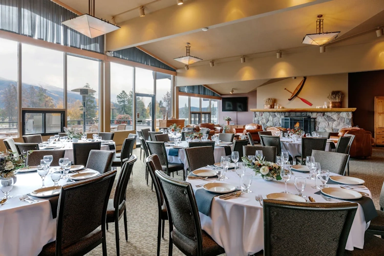 lobstick lodge restaurant.webp