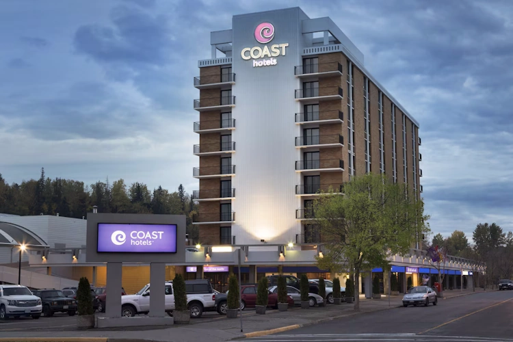 coast prince george hotel by apa exterieur.webp