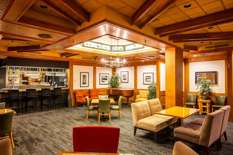 chateau jasper bar restaurant 1.webp