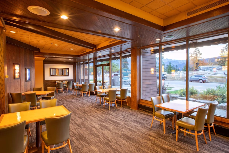 chateau jasper bar restaurant 2.webp