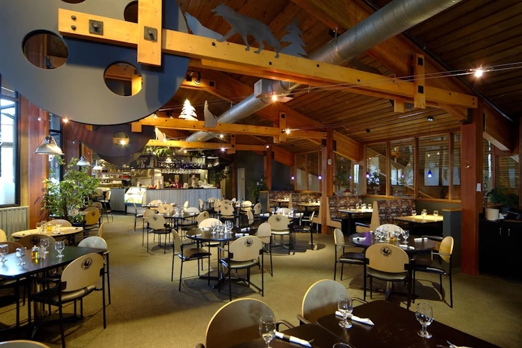 lake louise inn restaurant.webp