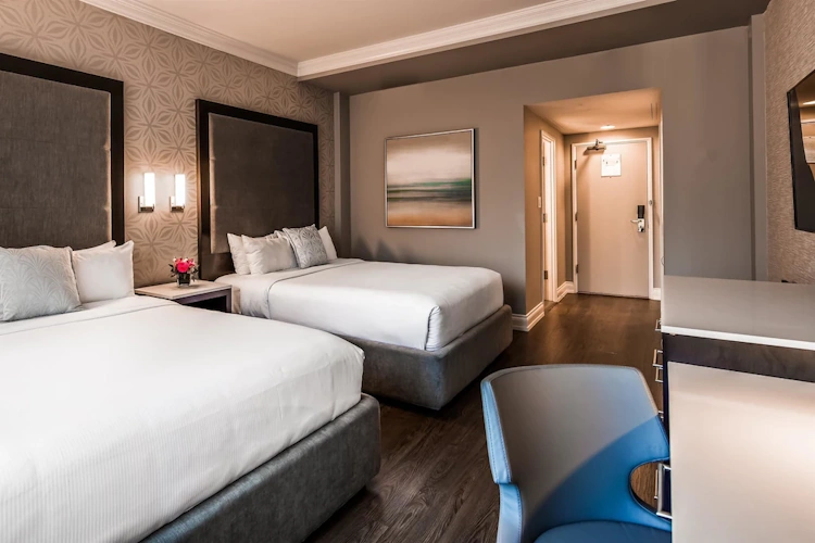georgian court hotel - kamer 2 bedden.webp
