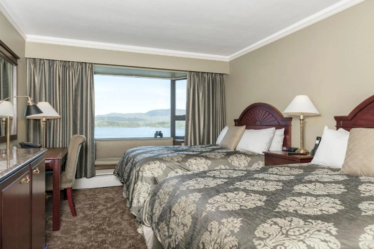crest hotel prince rupert - kamer 2 bedden.webp
