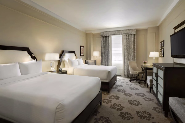 fairmont hotel vancouver - kamer 2 bedden.webp
