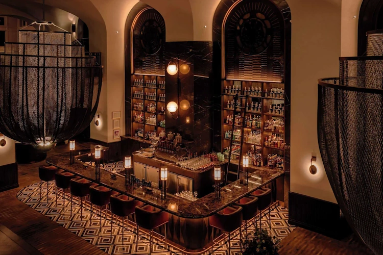 fairmont banff springs hotel - bar.webp
