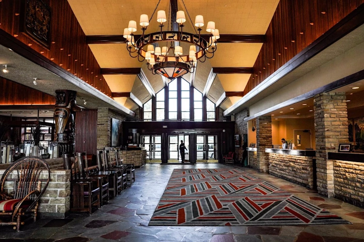 fairmont jasper park lodge - lobby1.webp