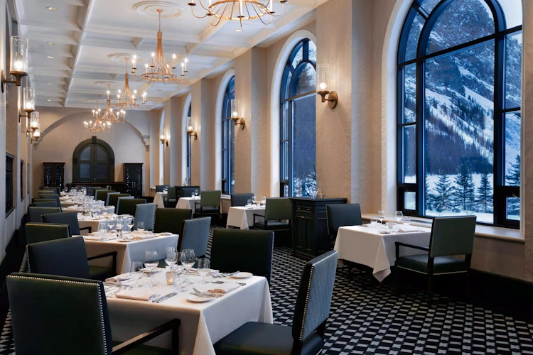 fairmont chateau lake louise - restaurant1.webp