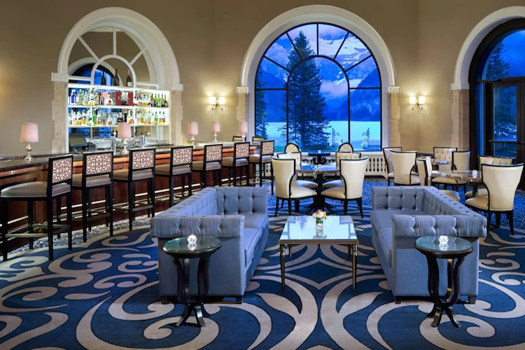 fairmont chateau lake louise - bar.webp