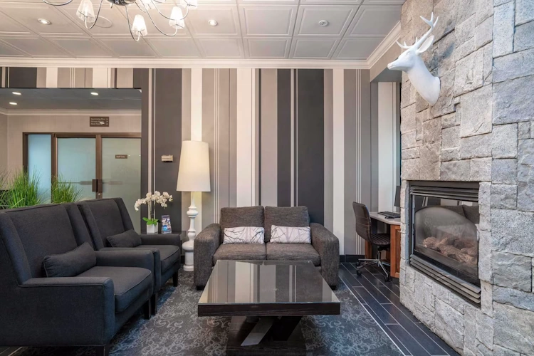 sandman hotel revelstoke lobby.webp