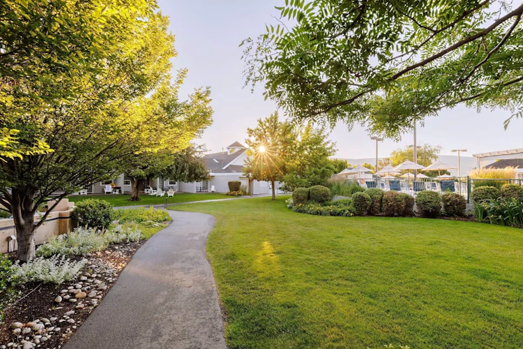 balcomo a ramada by wyndham exterieur3.webp