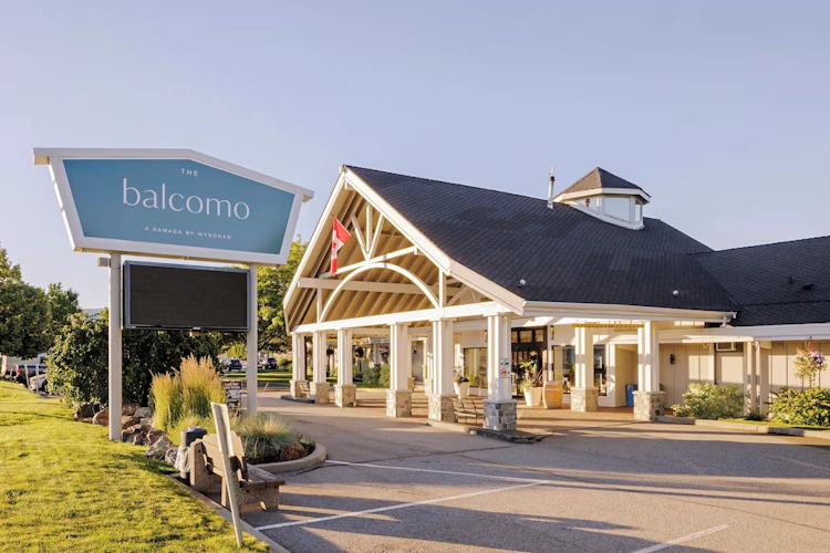 balcomo a ramada by wyndham exterieur.webp
