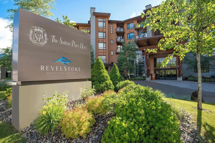 the sutton place hotel revelstoke exterieur.webp