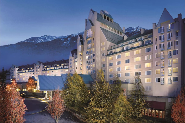fairmont chateau whistler exterieur2.webp