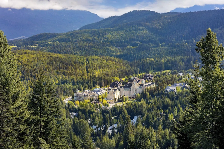 fairmont chateau whistler exterieur1.webp
