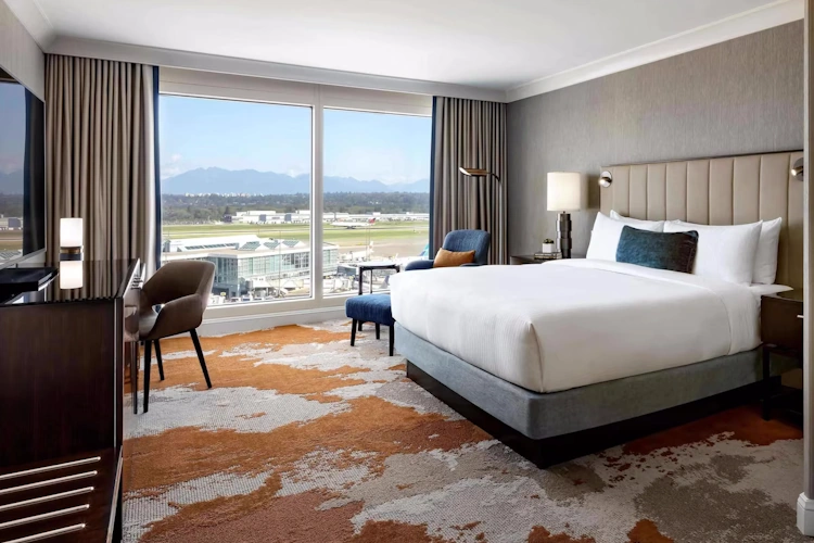 fairmont vancouver airport kamer 1 bed.webp