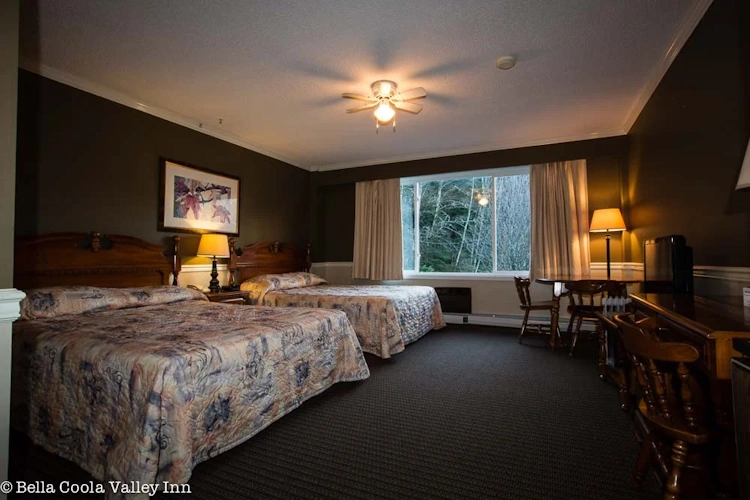 bella coola valley inn kamer 2 bedden.webp
