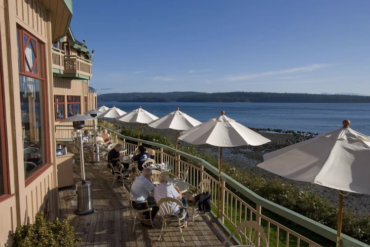 painter's lodge terras.webp