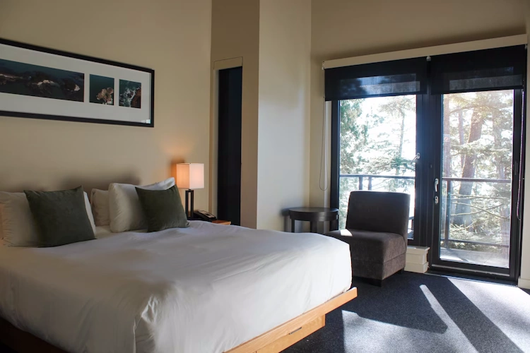 black rock oceanfront resort kamer slapen.webp