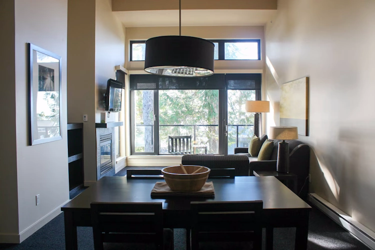 black rock oceanfront resort kamer woongedeelte.webp