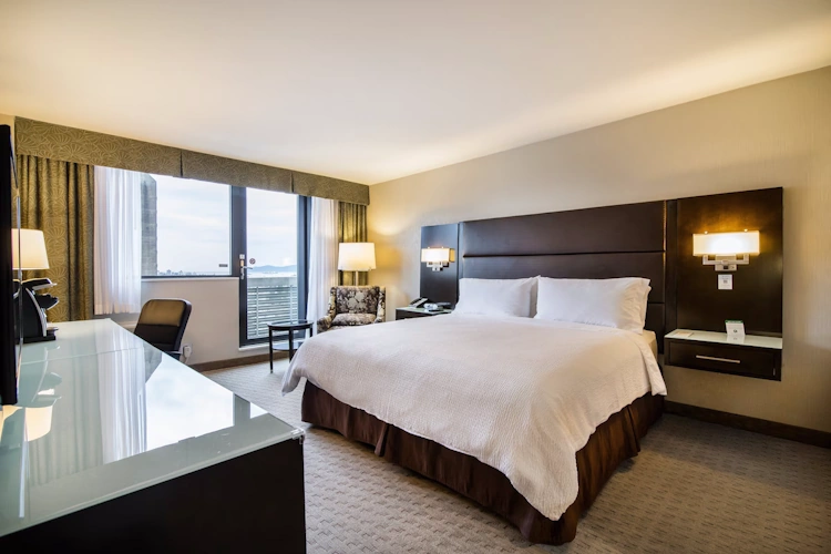 holiday inn vancouver centre kamer 1 bed.webp
