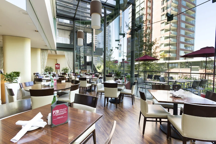 pinnacle hotel harbourfront restaurant.webp