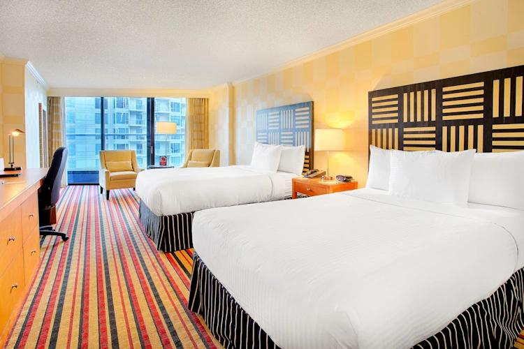 pinnacle hotel harbourfront kamer 2 bedden.webp