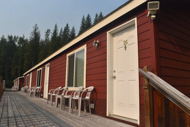helmcken falls lodge exterieur3.webp