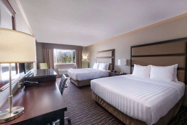 prestige inn radium hot springs kamer 2 bedden.webp