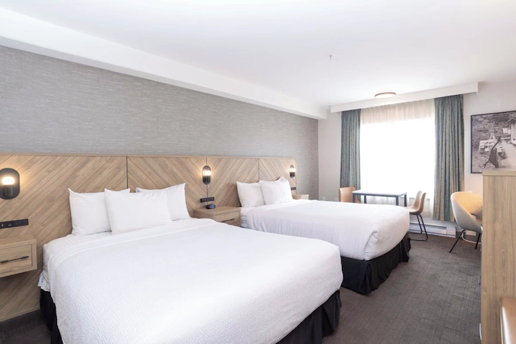 sandman hotel quesnel kamer 2 bedden.webp