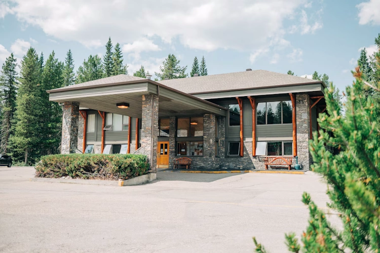 mountaineer lodge exterieur.webp