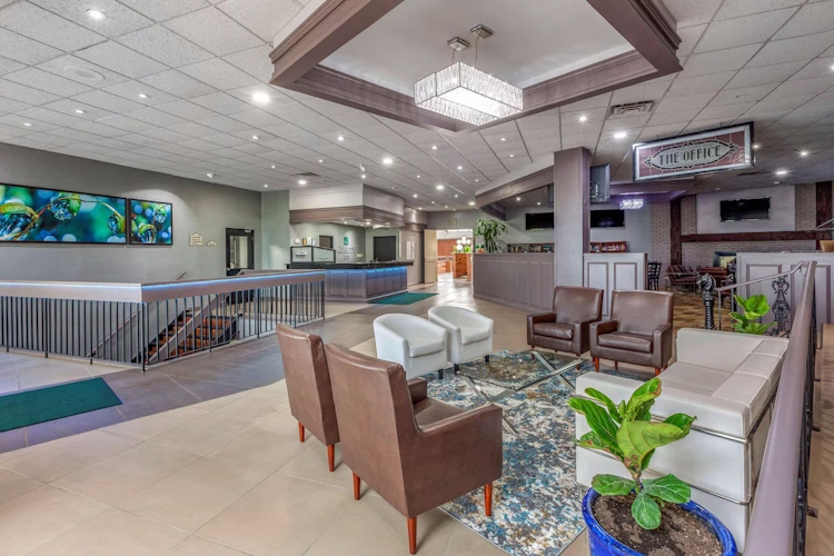 quality inn midland - lobby.webp