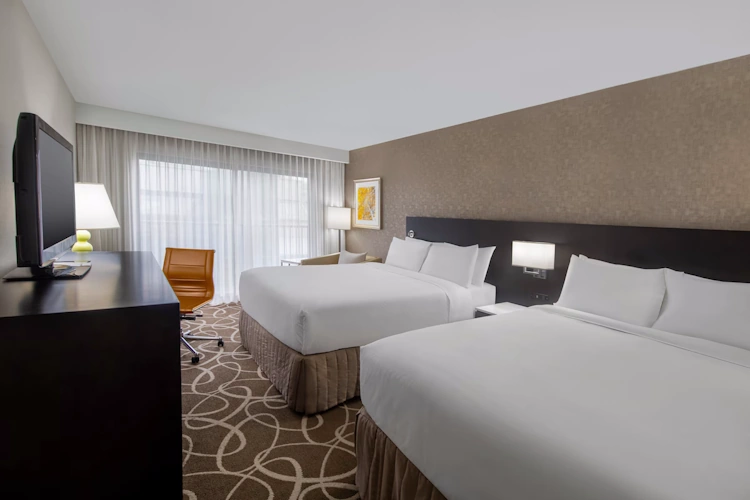 crowne plaza kitchener - kamer 2 bedden.webp