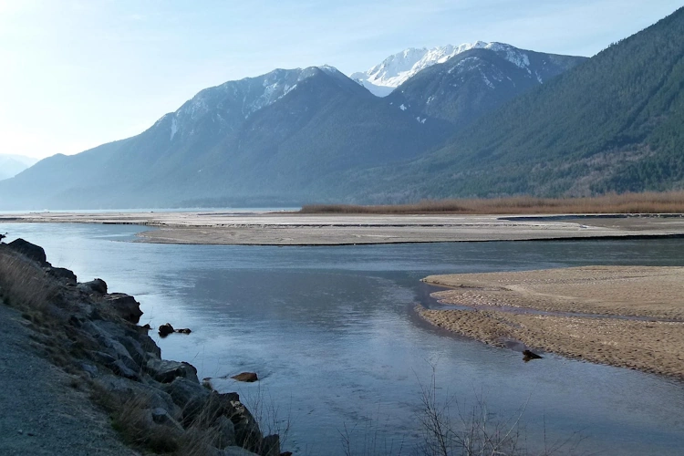 lillooet-lake-96555_1280.webp