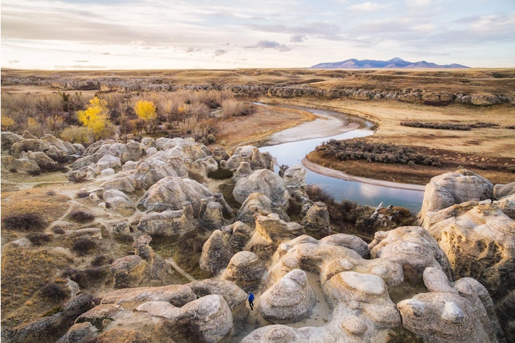 writing-on-stone provincial park klein 001.webp