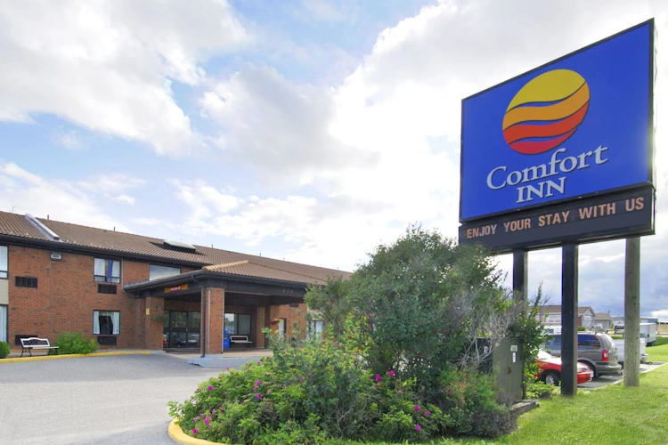Comfort Inn Timmins buitenkant.webp