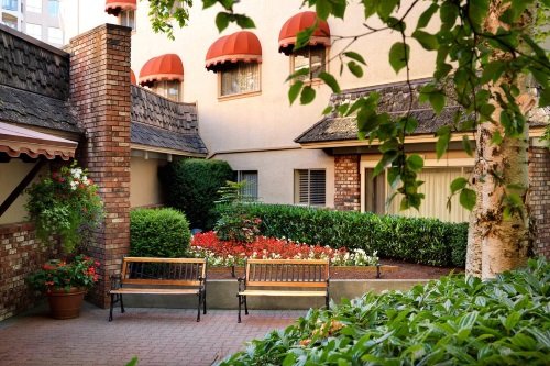 Royal Scot Hotel Suites