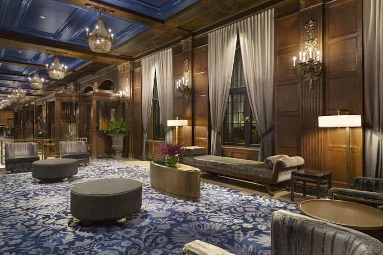 Fairmont Le Chateau Frontenac lobby hal.webp