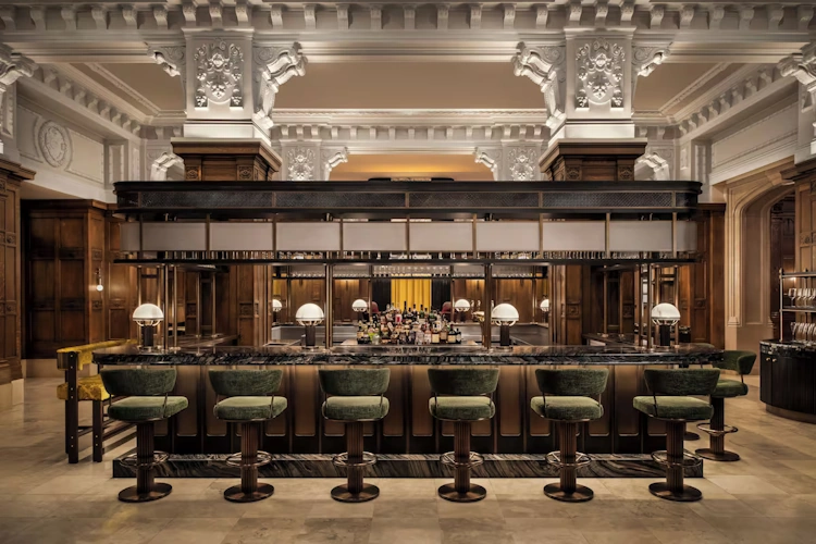 Fairmont Chateau Laurier bar.webp