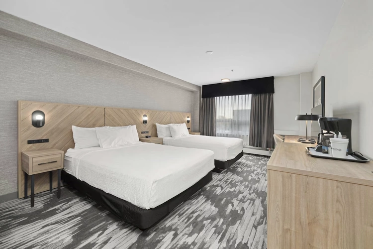 Sandman Hotel Calgary Airport kamer.webp