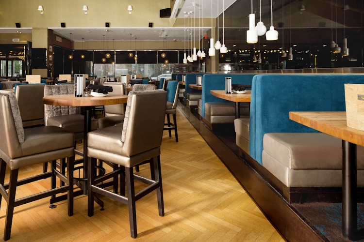 Sandman Signature Edmonton Downtown Hotel restaurant.webp