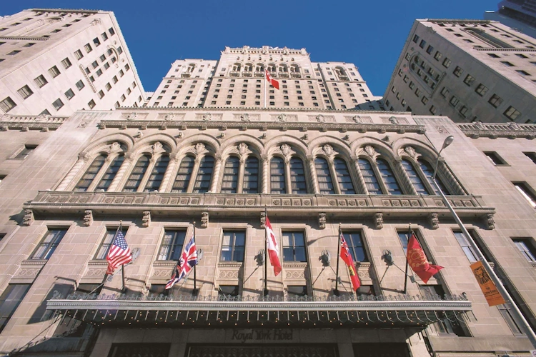 Fairmont Royal York Hotel voorkant.webp