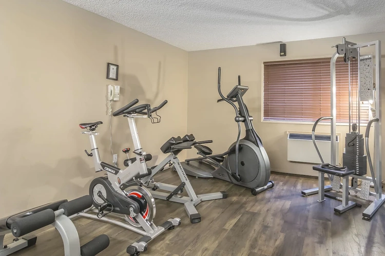 Quality Hotel West Edmonton fitness.webp