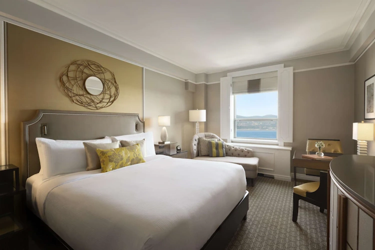Fairmont Le Chateau Frontenac kamer.webp