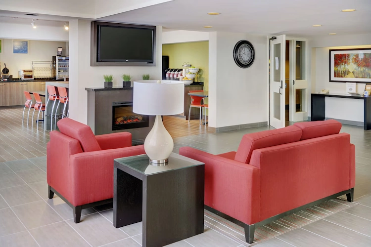 Comfort Inn Timmins lobby.webp