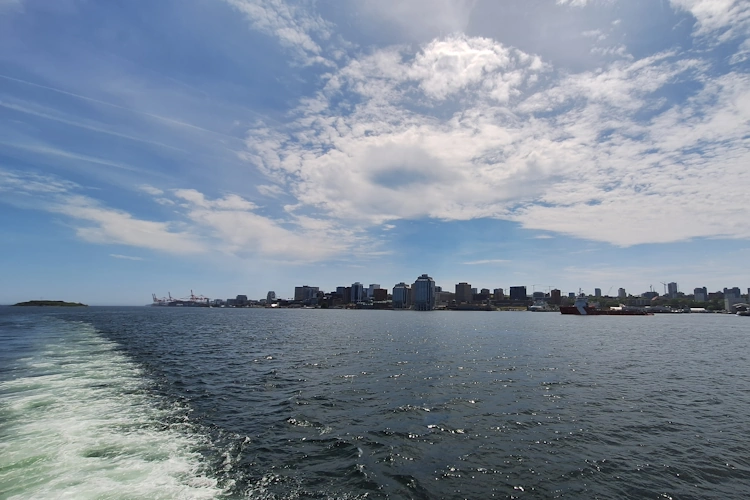 From Quebec to The Maritimes NS Halifax  Dartmouth en Woodside CanadaPlus.webp