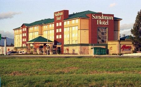 Sandman Hotel & Suites Vancouver Airport 01